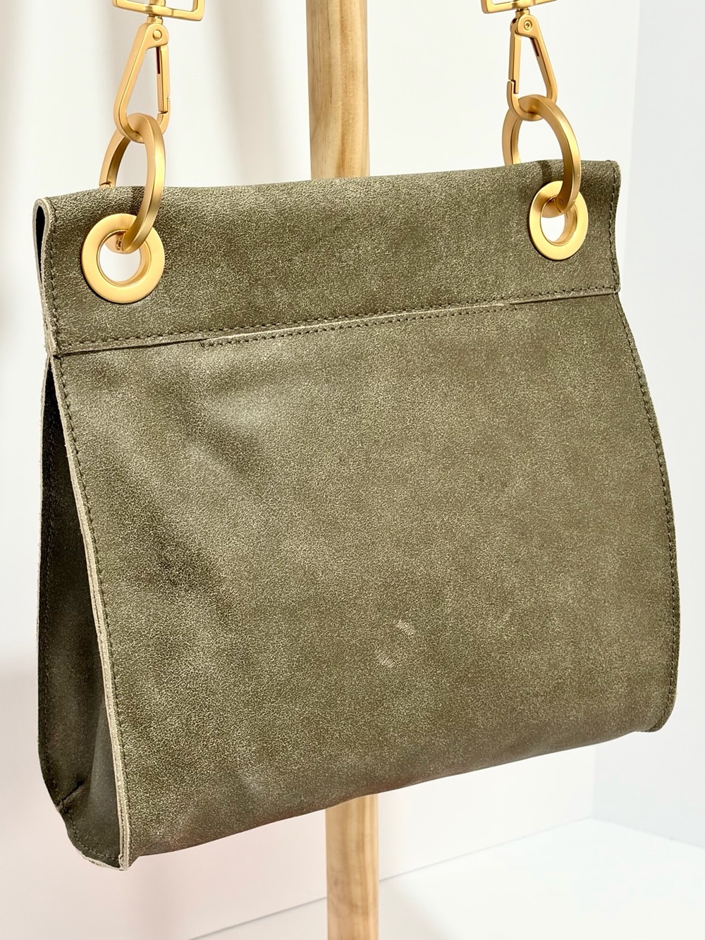 Hammitt Tony Medium Crossbody Bag In Pewter Leather With Brushed Gold Hardware - Picture 4 of 12
